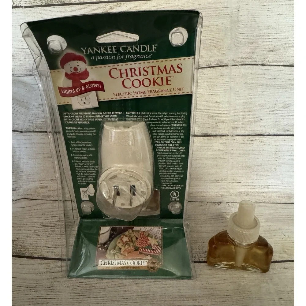 Yankee Candle Electric Plug In Fragrance Unit Snowman 2 Cookie Refills NEW Tub8